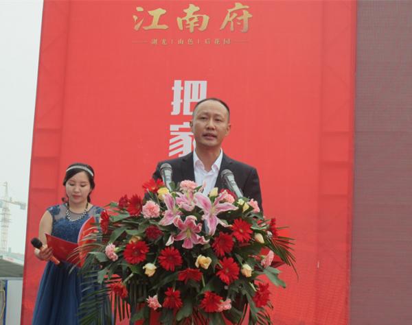 1-15092Q11141315.jpg